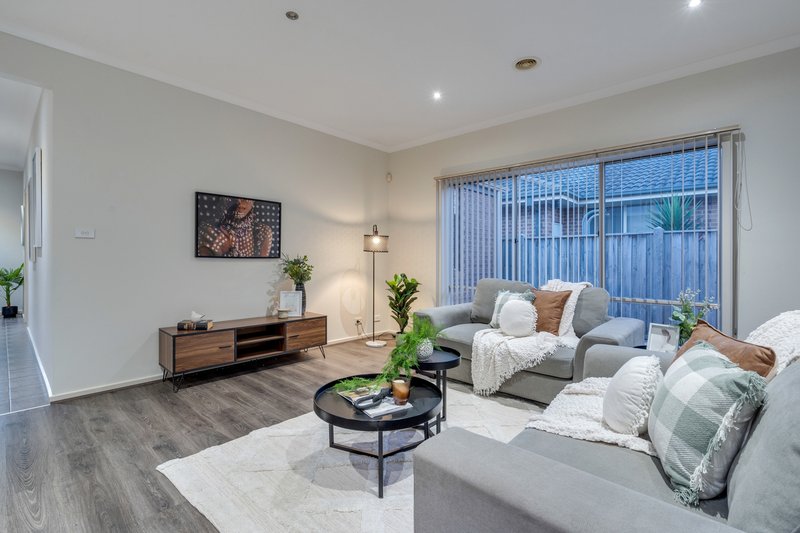 Photo - 8 Moray Street, Craigieburn VIC 3064 - Image 3