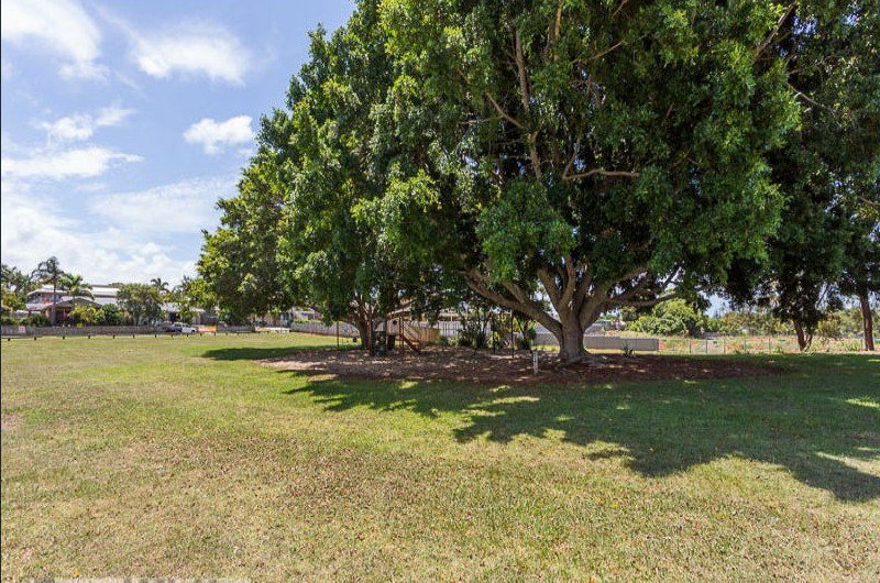 Photo - 8 Moreton View Parade, Redland Bay QLD 4165 - Image 6