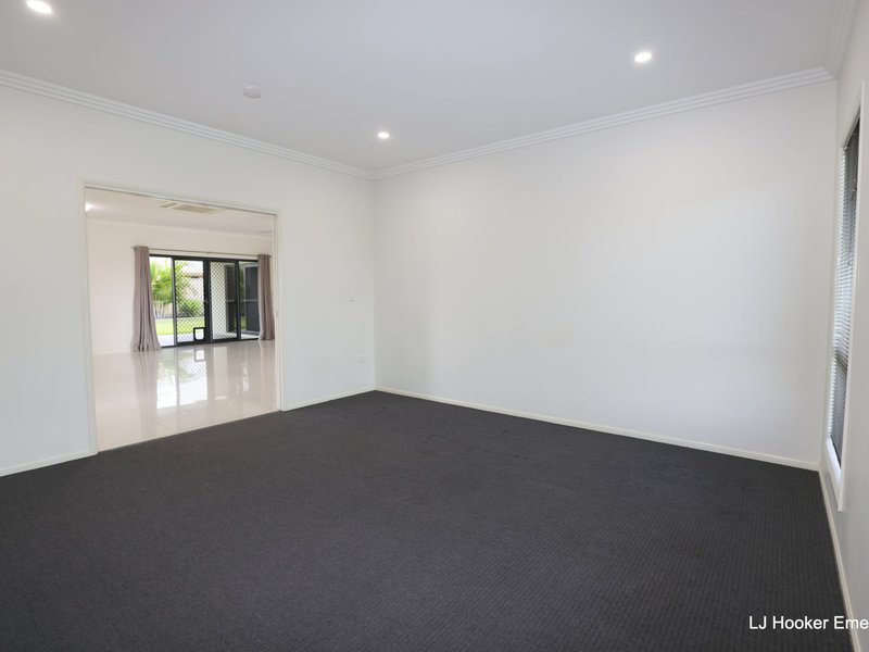 Photo - 8 Moriarty Street, Emerald QLD 4720 - Image 6