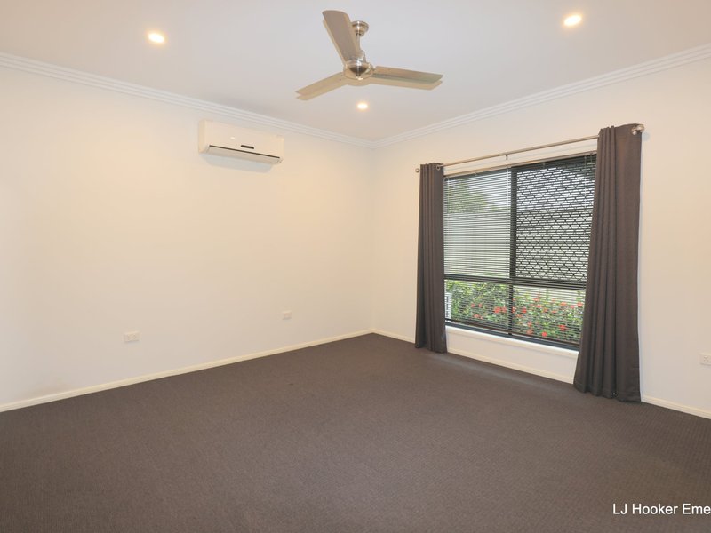 Photo - 8 Moriarty Street, Emerald QLD 4720 - Image 10