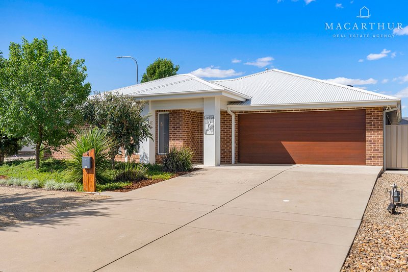 8 Morris Crescent, Gobbagombalin NSW 2650