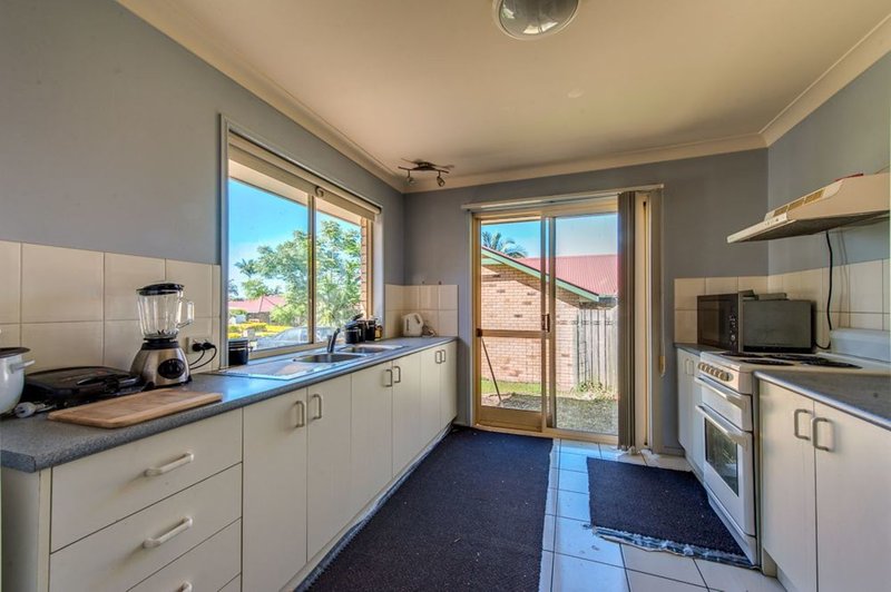 8 Morris Street, Flinders View QLD 4305