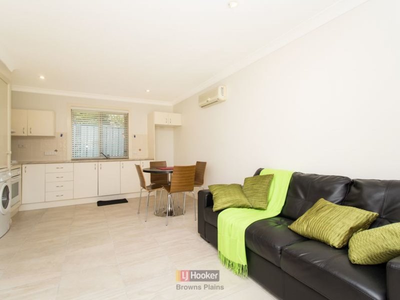 Photo - 8 Mortlake Crescent, Boronia Heights QLD 4124 - Image 13