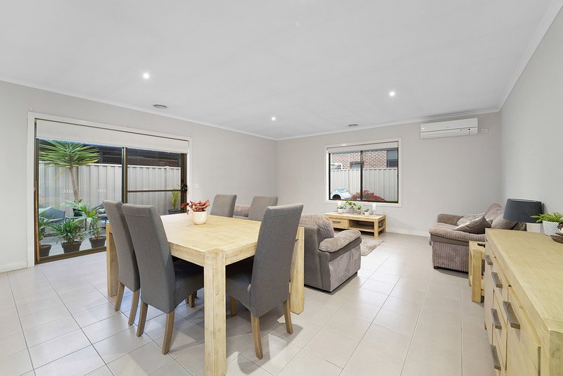 Photo - 8 Moselle Street, Point Cook VIC 3030 - Image 7