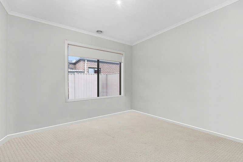 Photo - 8 Moselle Street, Point Cook VIC 3030 - Image 16