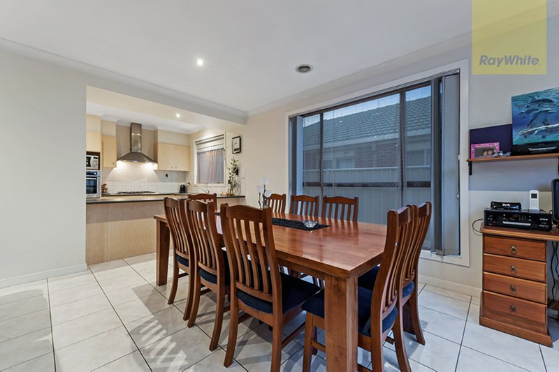 Photo - 8 Mosman Way, Craigieburn VIC 3064 - Image 4