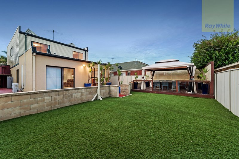 Photo - 8 Mosman Way, Craigieburn VIC 3064 - Image 12