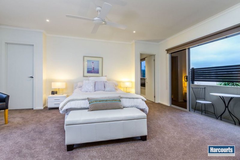 Photo - 8 Moyhu Terrace, Rowville VIC 3178 - Image 7