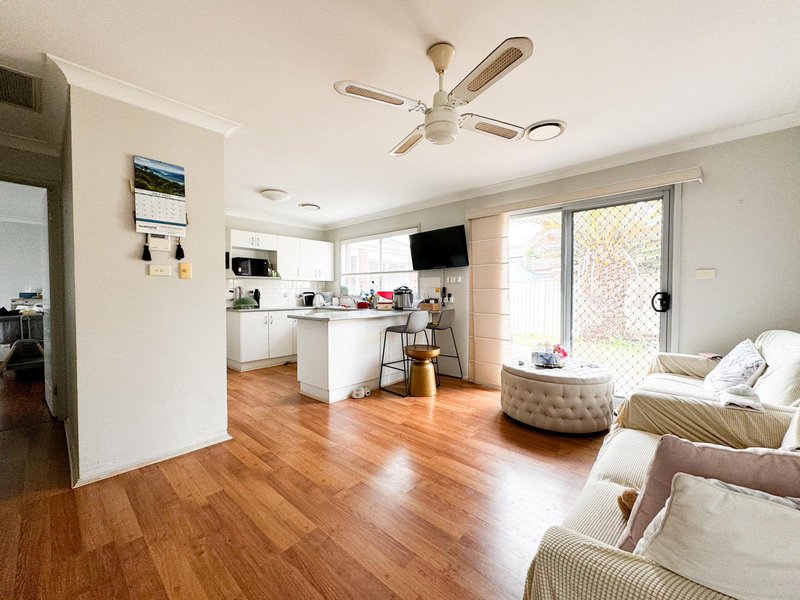 Photo - 8 Muirfield Crescent, Glenmore Park NSW 2745 - Image 3