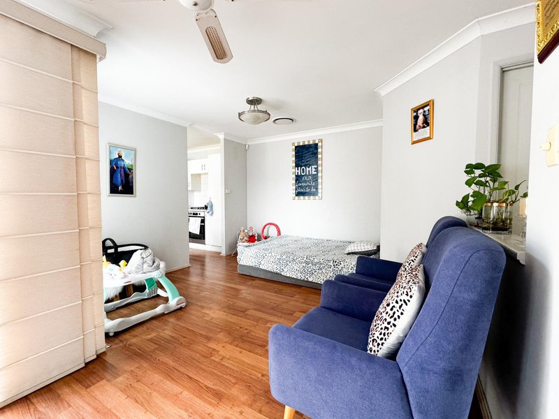 Photo - 8 Muirfield Crescent, Glenmore Park NSW 2745 - Image 12