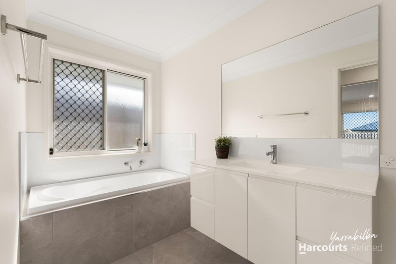 Photo - 8 Mulberry Circuit, Gleneagle QLD 4285 - Image 8