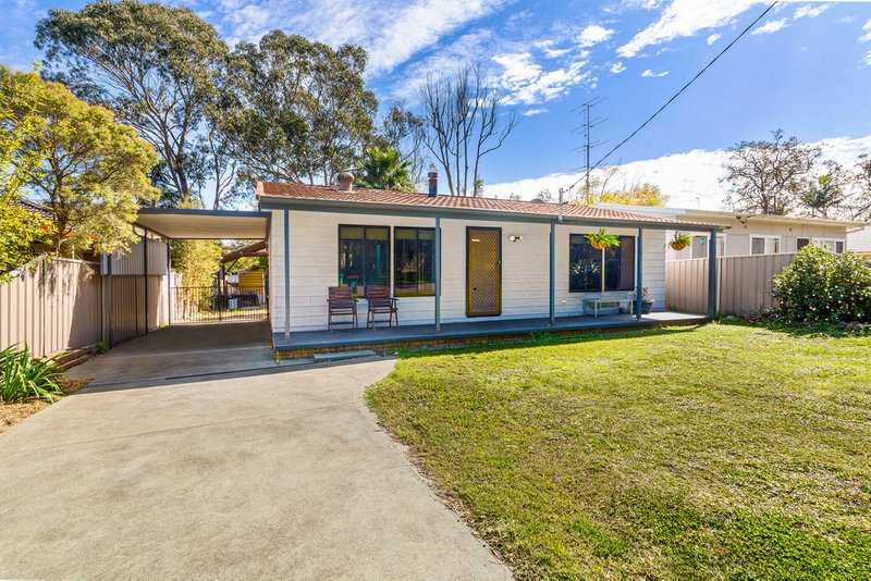 8 Murrumbong Road, Summerland Point NSW 2259