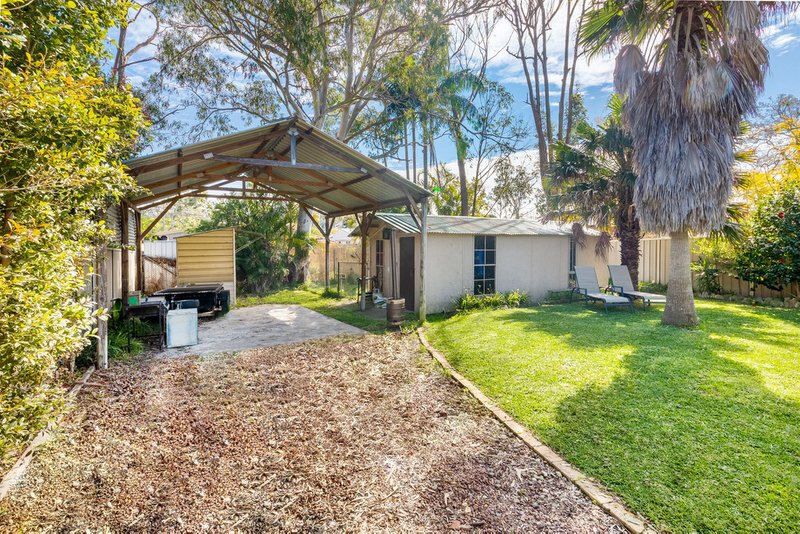 Photo - 8 Murrumbong Road, Summerland Point NSW 2259 - Image 10