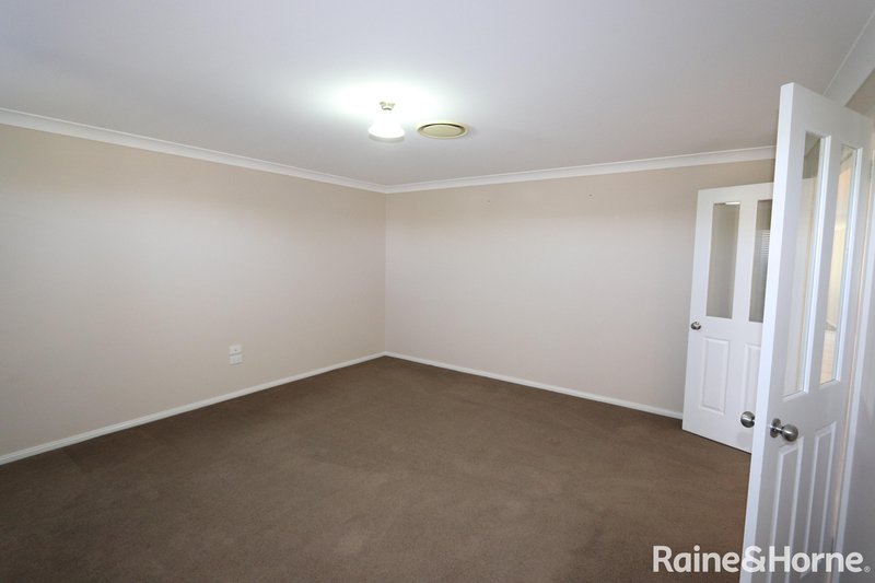 Photo - 8 Musgrove Avenue, Kelso NSW 2795 - Image 15