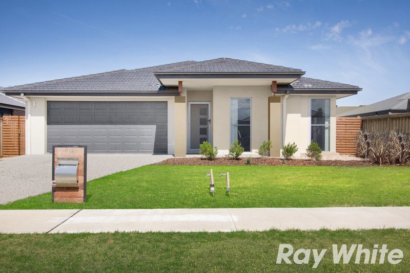 8 Naas Road, Clyde North VIC 3978