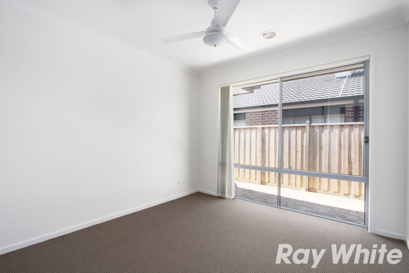 Photo - 8 Naas Road, Clyde North VIC 3978 - Image 10