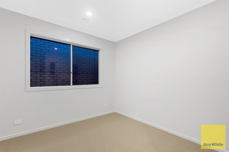 Photo - 8 Nabro Street, Truganina VIC 3029 - Image 8