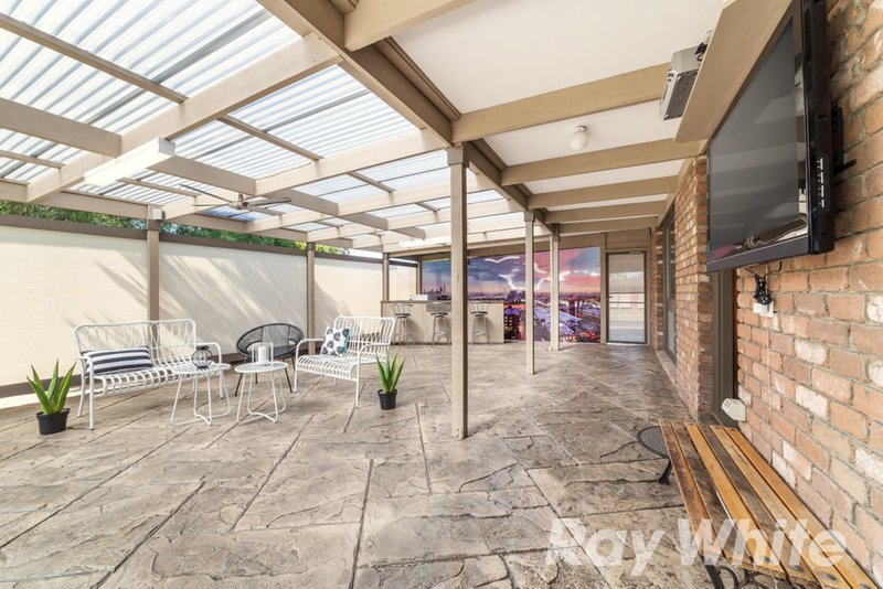 Photo - 8 Namatjira Court, Mill Park VIC 3082 - Image 8