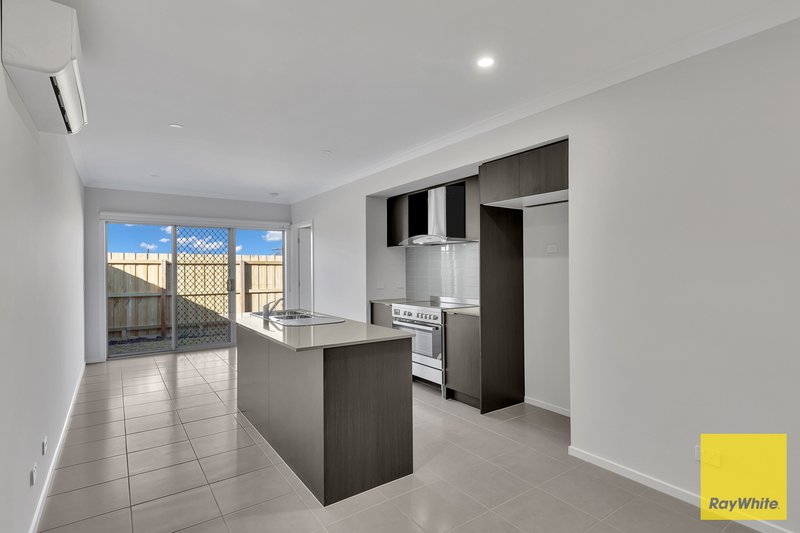 Photo - 8 Namba Drive, Tarneit VIC 3029 - Image 3
