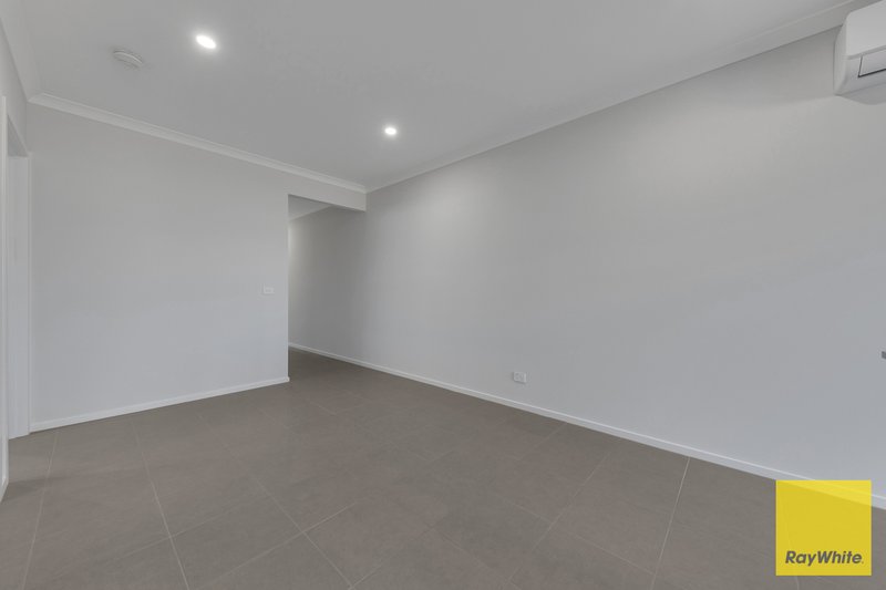 Photo - 8 Namba Drive, Tarneit VIC 3029 - Image 5
