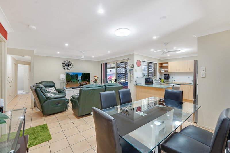 Photo - 8 Nambucca Close, Murrumba Downs QLD 4503 - Image 4