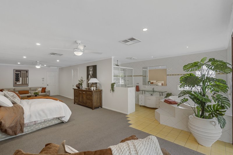 Photo - 8 Nandala Drive, Tanah Merah QLD 4128 - Image 15