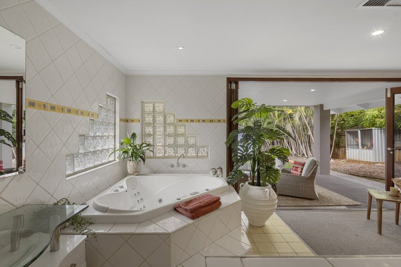 Photo - 8 Nandala Drive, Tanah Merah QLD 4128 - Image 16