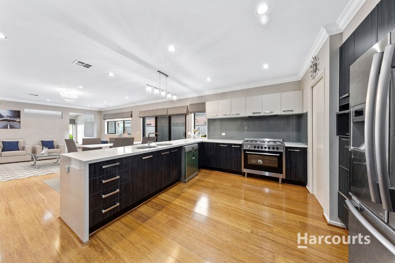 Photo - 8 Naomi Street, Burnside Heights VIC 3023 - Image 3