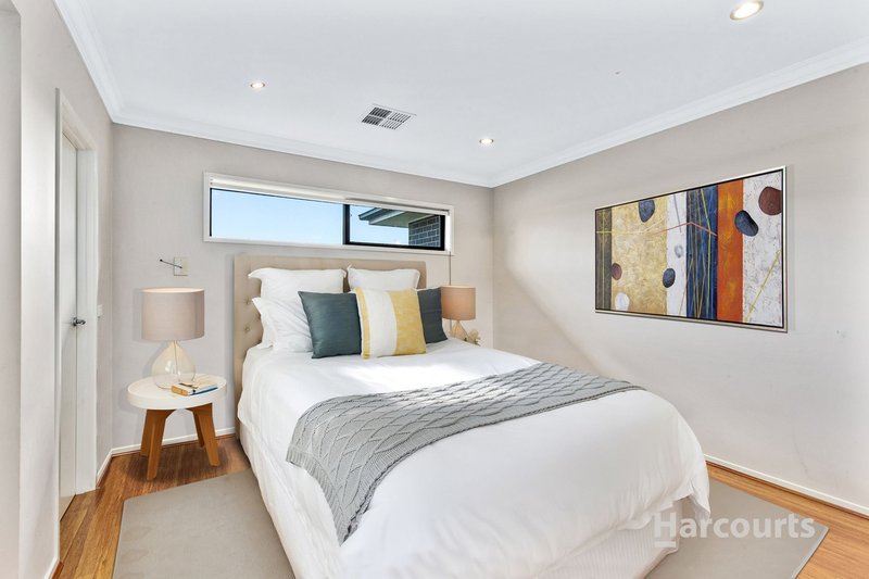 Photo - 8 Naomi Street, Burnside Heights VIC 3023 - Image 6