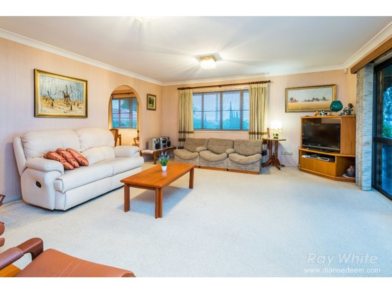 Photo - 8 Naraf Street, Wishart QLD 4122 - Image 4