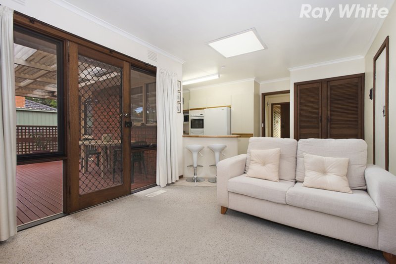 Photo - 8 Narong Crescent, Knoxfield VIC 3180 - Image 3