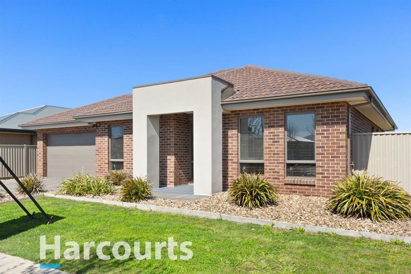 8 Naroo Street, Alfredton VIC 3350