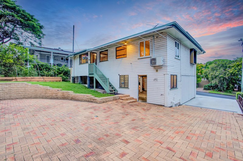 Photo - 8 Narthanya Street, Chermside West QLD 4032 - Image 3