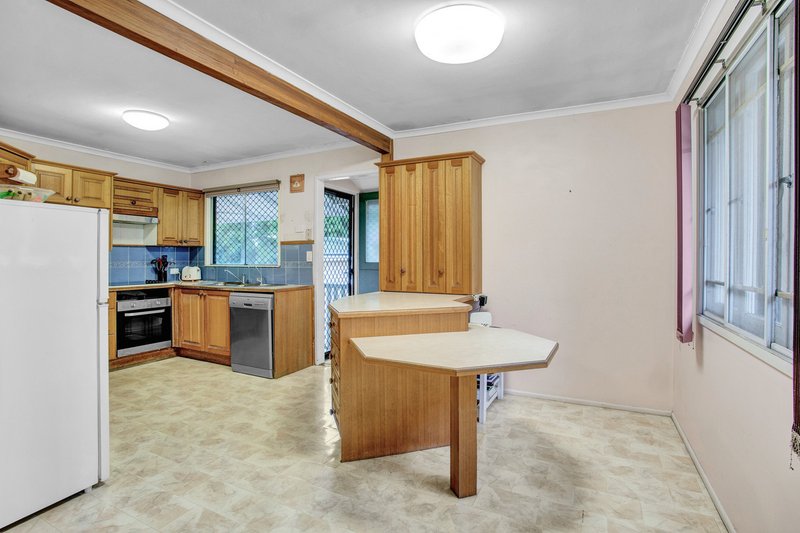 Photo - 8 Narthanya Street, Chermside West QLD 4032 - Image 5