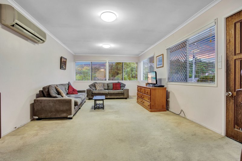 Photo - 8 Narthanya Street, Chermside West QLD 4032 - Image 7