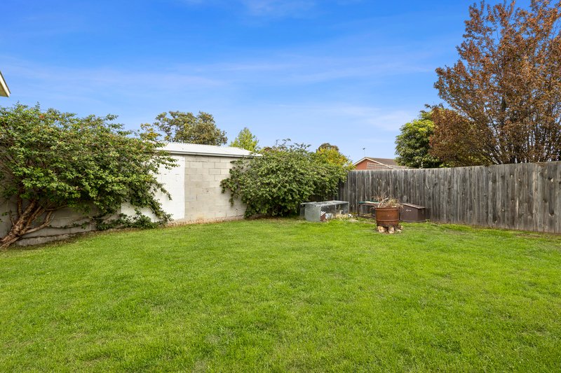 Photo - 8 Neptune Avenue, Newcomb VIC 3219 - Image 11