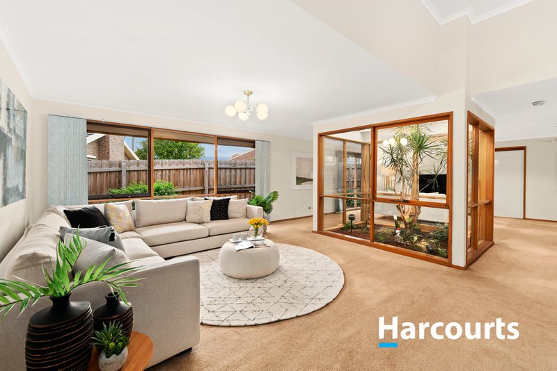 Photo - 8 Nerolie Court, Wantirna South VIC 3152 - Image 2