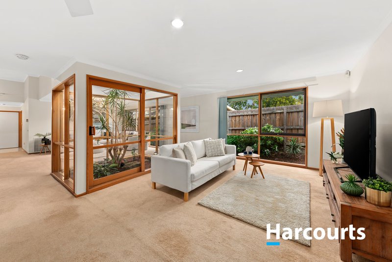 Photo - 8 Nerolie Court, Wantirna South VIC 3152 - Image 3