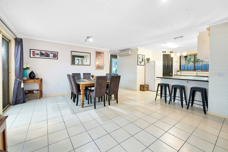 Photo - 8 Nerrena Rise, Cranbourne West VIC 3977 - Image 4