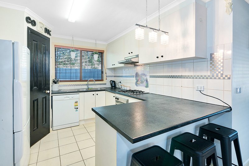 Photo - 8 Nerrena Rise, Cranbourne West VIC 3977 - Image 5