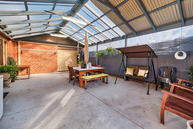 Photo - 8 Nerrena Rise, Cranbourne West VIC 3977 - Image 7