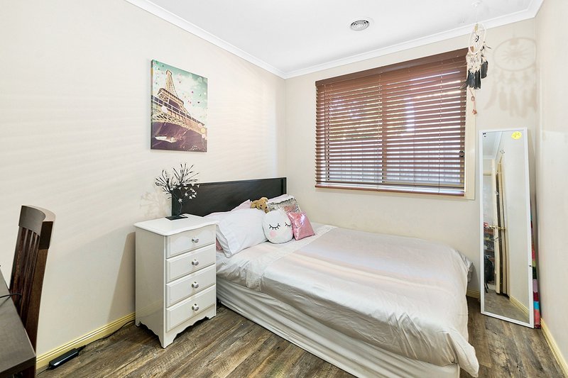 Photo - 8 Nerrena Rise, Cranbourne West VIC 3977 - Image 13