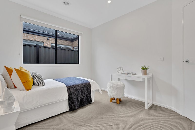 Photo - 8 Nesting Vista, Craigieburn VIC 3064 - Image 18