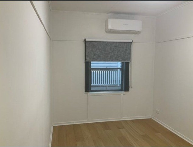 Photo - 8 Nettleton Crescent, Moorooka QLD 4105 - Image 9