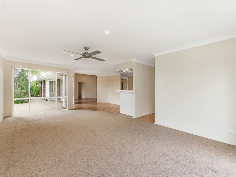 Photo - 8 Nevada Place, Oxenford QLD 4210 - Image 7