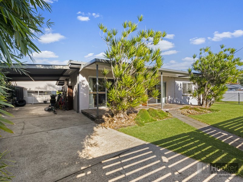 8 Newton Avenue, Southport QLD 4215