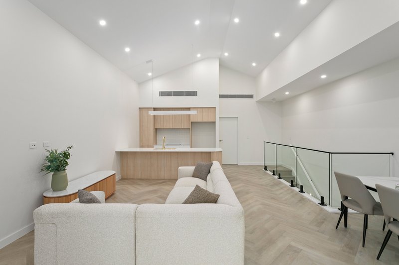 Photo - 8 Newton Crescent, Oak Flats NSW 2529 - Image 5
