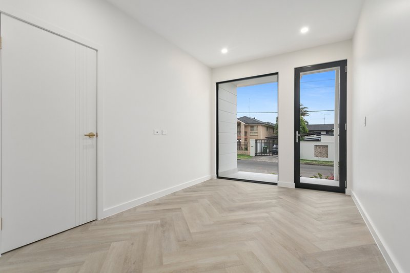 Photo - 8 Newton Crescent, Oak Flats NSW 2529 - Image 8