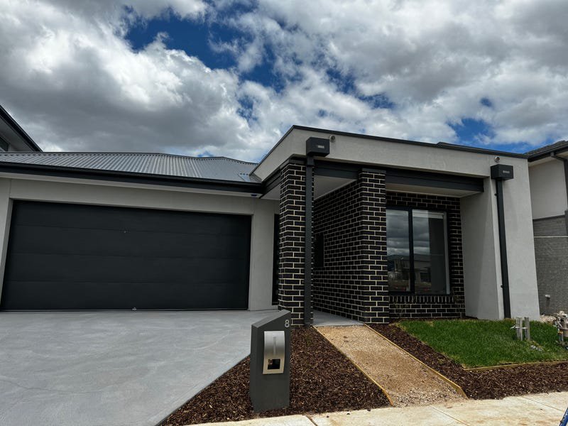 8 Nina Way, Tarneit VIC 3029