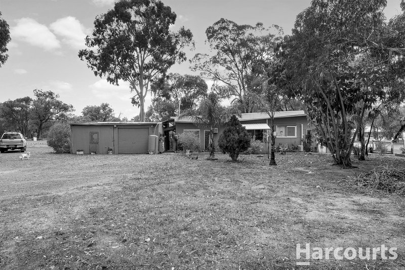 8 Noorumba Road, Barragup WA 6209